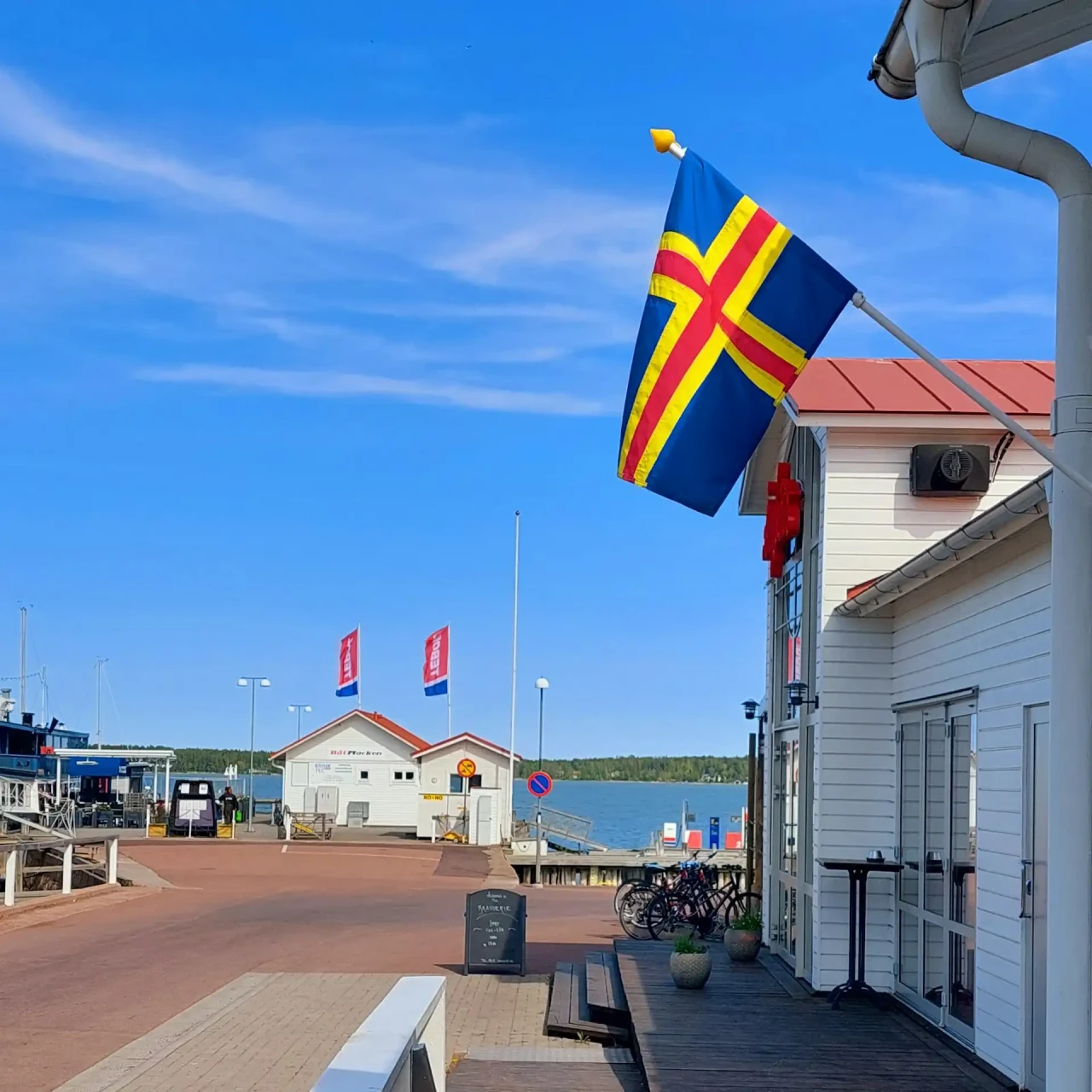 aaland-flagga-hamn